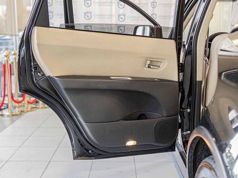 Used 2010 Subaru Tribeca Limited image 35