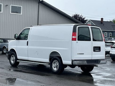 Used 2025 Chevrolet Express 2500 w/ Driver Convenience Package RWD image 8