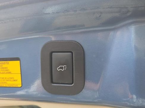 Used 2010 Toyota Venza FWD image 14