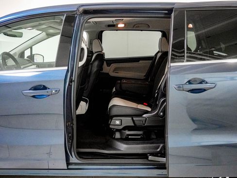 Used 2025 Honda Odyssey Elite image 39