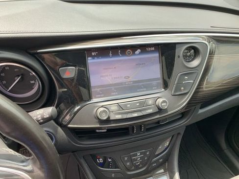 Used 2019 Buick Envision Essence FWD image 32