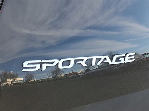 Used 2024 Kia Sportage EX image 30