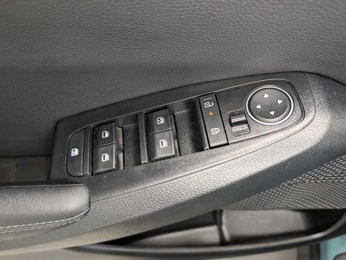 Used 2025 Kia Seltos S AWD/4WD image 31