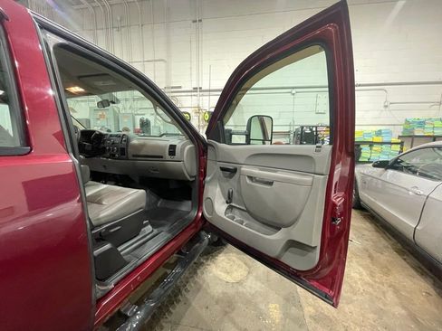 Used 2013 Chevrolet Silverado 1500 W/T image 21