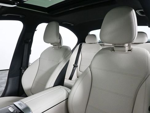 Used 2025 Mercedes-Benz C 300 Sedan image 5