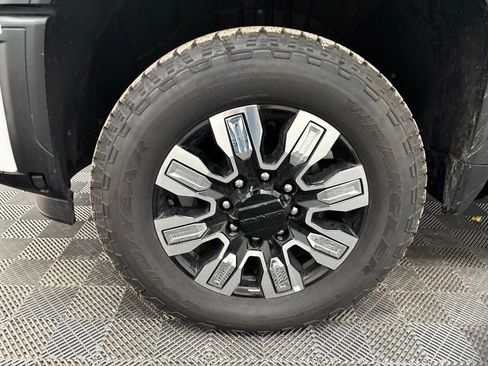 New 2025 GMC Sierra 2500 Denali w/ Denali Reserve Package image 15