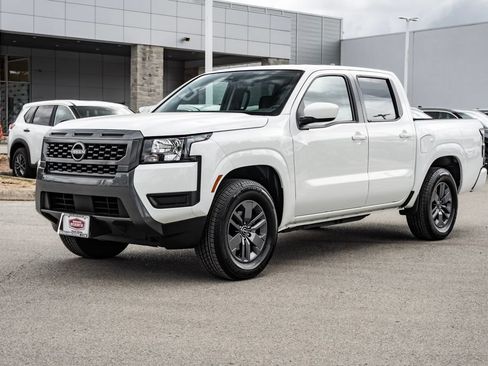 Used 2025 Nissan Frontier SV RWD image 9