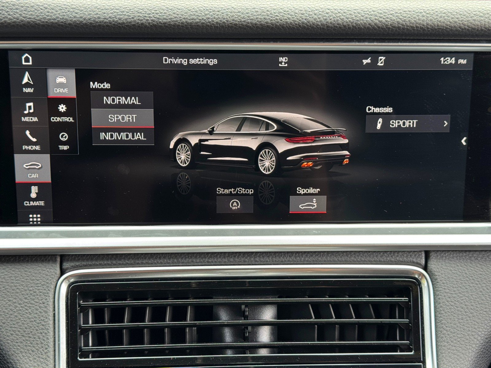 Used 2018 Porsche Panamera image 28
