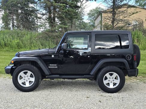 Used 2013 Jeep Wrangler Sport AWD/4WD image 3