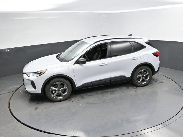 Used 2025 Ford Escape ST-Line FWD image 40