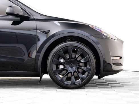 Used 2024 Tesla Model Y Long Range image 30