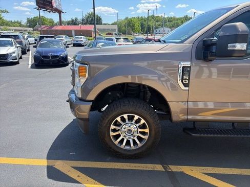 Used 2022 Ford F350 Lariat AWD/4WD image 9