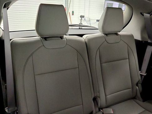 Used 2018 Acura MDX SH-AWD image 23