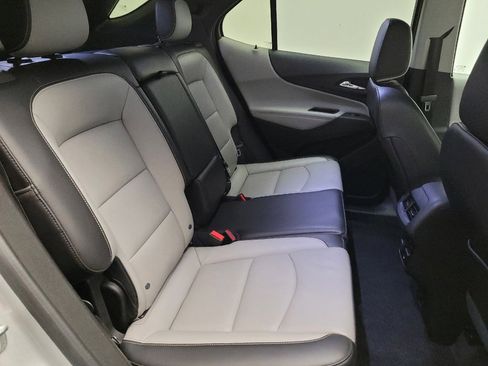 Used 2018 Chevrolet Equinox Premier AWD/4WD image 19