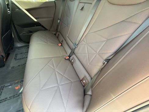 Used 2025 BMW iX xDrive50 image 31