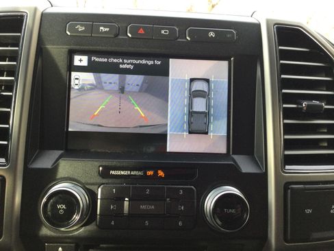 Used 2018 Ford F150 Platinum w/ Equipment Group 701A Luxury image 13