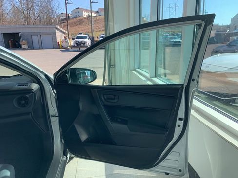 Used 2017 Toyota Corolla L w/ Carpet Mat Package (TMS) image 21