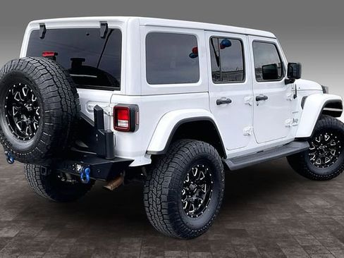 Used 2020 Jeep Wrangler Unlimited Sahara w/ Uconnect 4C Nav & Sound Group AWD/4WD image 2