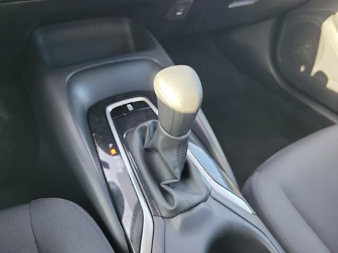 Used 2025 Toyota Corolla LE FWD image 28