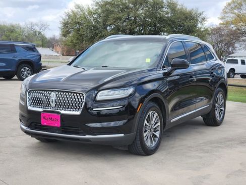 Used 2022 Lincoln Nautilus Reserve image 3