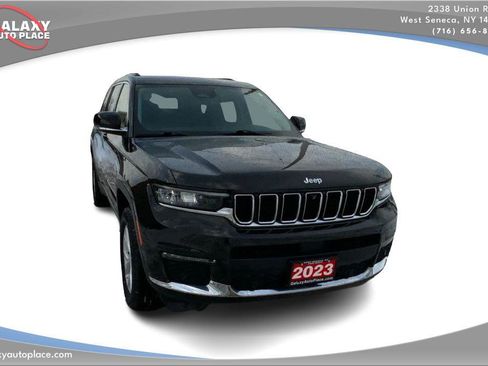 Used 2023 Jeep Grand Cherokee L Limited w/ Luxury Tech Group II AWD/4WD image 3