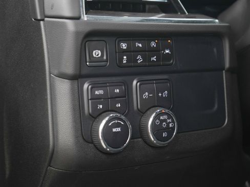 Used 2025 Chevrolet Suburban Z71 AWD/4WD image 26