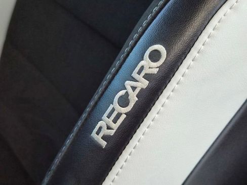 Used 2020 Ford Mustang Shelby GT500 w/ Technology Package image 29