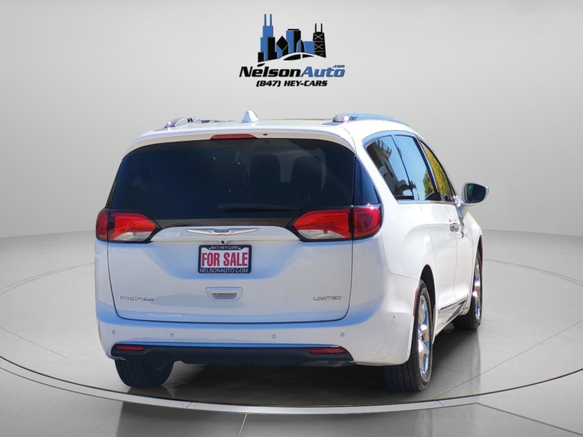 Used 2019 Chrysler Pacifica Limited w/ Advanced Safetytec Group FWD image 5