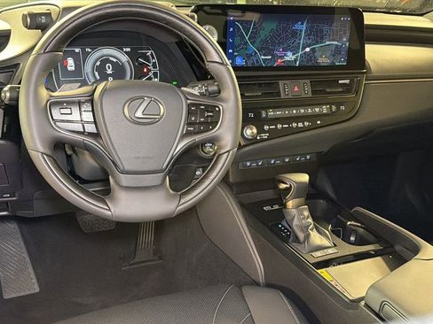 Certified 2025 Lexus ES 300h w/ Luxury Package FWD image 15