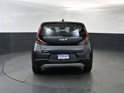 Used 2023 Kia Soul LX FWD image 4