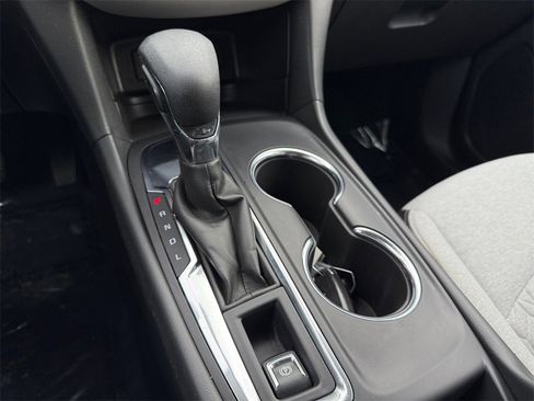 Used 2023 Chevrolet Equinox LS image 17