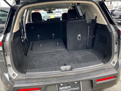 Used 2024 Nissan Pathfinder S image 48