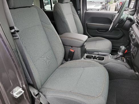 New 2025 Jeep Wrangler Unlimited Sahara AWD/4WD image 15