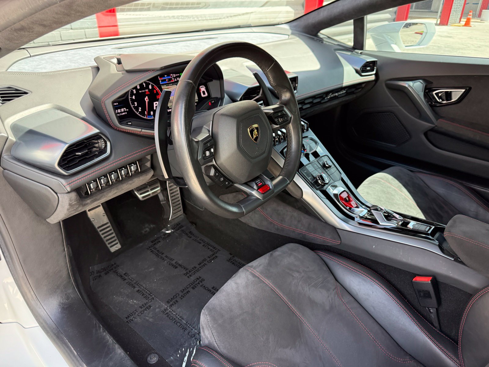 Used 2015 Lamborghini Huracan LP 610-4 AWD/4WD image 23