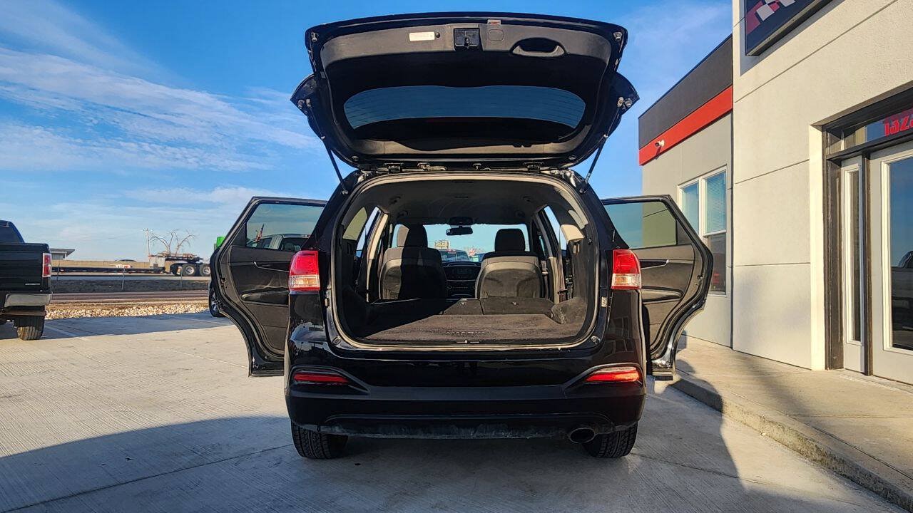 Used 2017 Kia Sorento AWD image 19