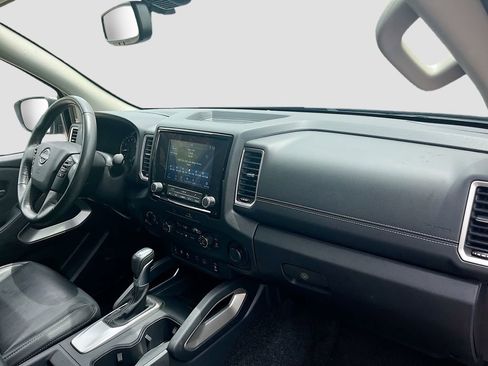 Used 2022 Nissan Frontier SV w/ SV Premium Package AWD/4WD image 28