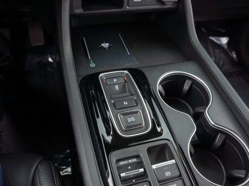 Used 2025 Honda Pilot Touring image 28