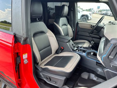 Used 2024 Ford Bronco Wildtrak AWD/4WD image 25