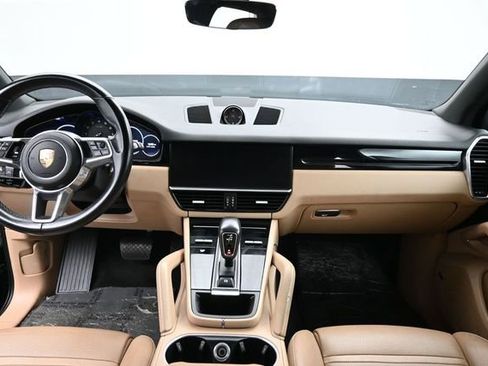 Used 2020 Porsche Cayenne AWD/4WD image 26