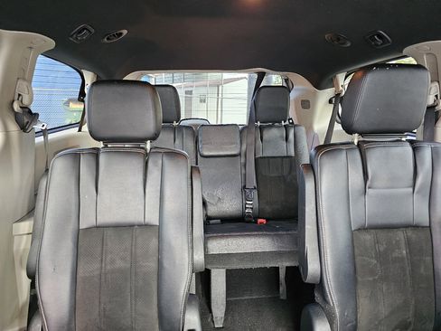 Used 2019 Dodge Grand Caravan SXT image 20