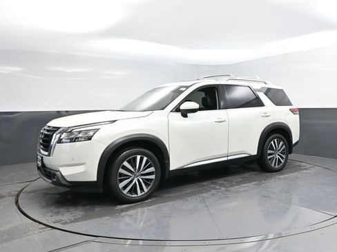 Used 2022 Nissan Pathfinder Platinum w/ Cargo Package AWD/4WD image 7