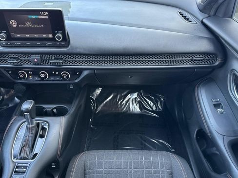 Used 2025 Honda HR-V Sport image 31