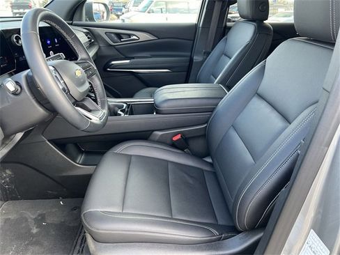 Certified 2025 Chevrolet Traverse LT image 13