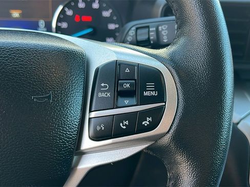 Certified 2022 Ford Explorer XLT image 18