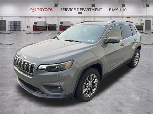Used 2019 Jeep Cherokee Latitude Plus w/ Cold Weather Group AWD/4WD image 5