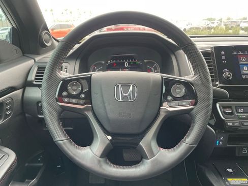 Used 2025 Honda Passport Black Edition image 17