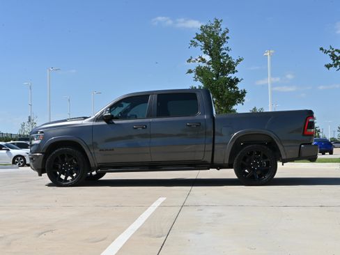 Used 2020 RAM 1500 Laramie AWD/4WD image 6