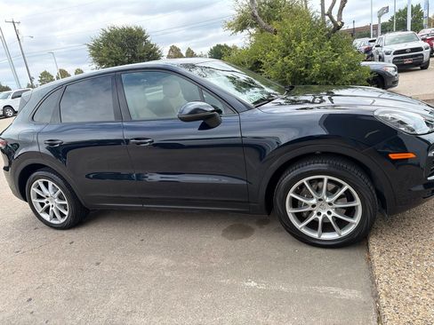 Used 2019 Porsche Cayenne AWD/4WD image 4