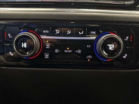 Used 2025 Chevrolet Silverado 1500 LT image 21