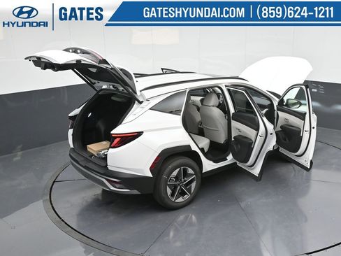 Used 2025 Hyundai Tucson SEL AWD/4WD image 47